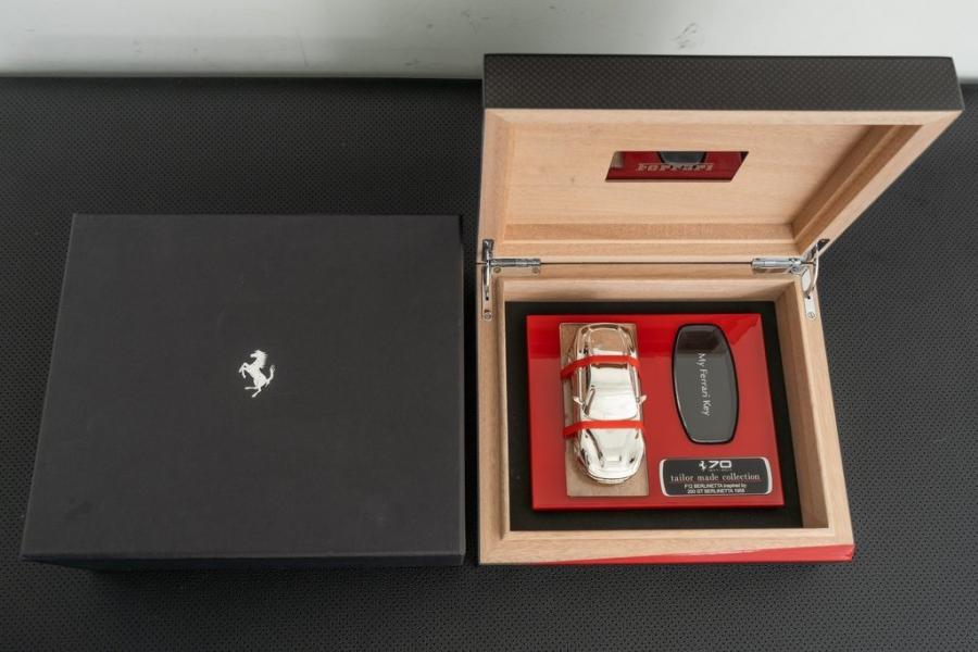 Сервисные книги Ferrari F12berlinetta 70th Anniversary 2017 года  (фото 17 из 47)